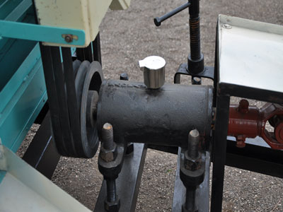 39" Groundnut Thresher Single Blower is a leading manufacturer
